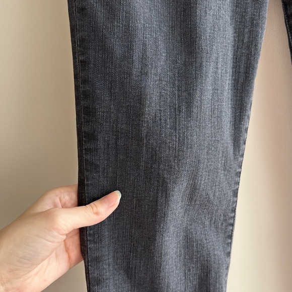 Madewell Black 9” High-Rise Button-Fly Skinny Jeans, Raw Hem, Size 29 - Picture 6 of 16